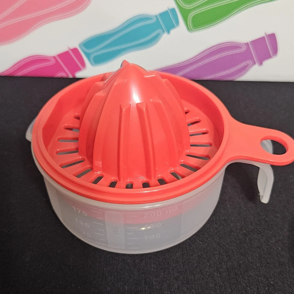 Multifunctional Red and White Kitchen Measuring Set